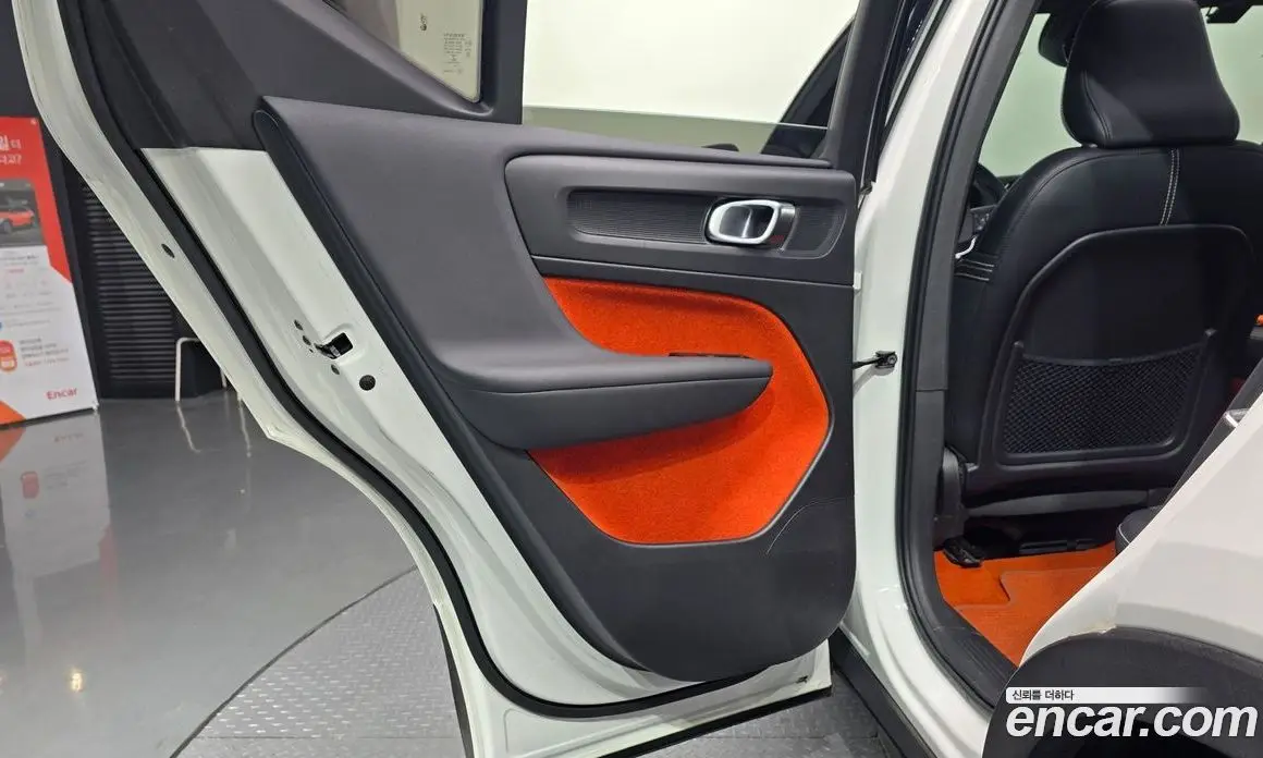 Volvo XC40 2021 2.0 автомат (гидро), фото 15
