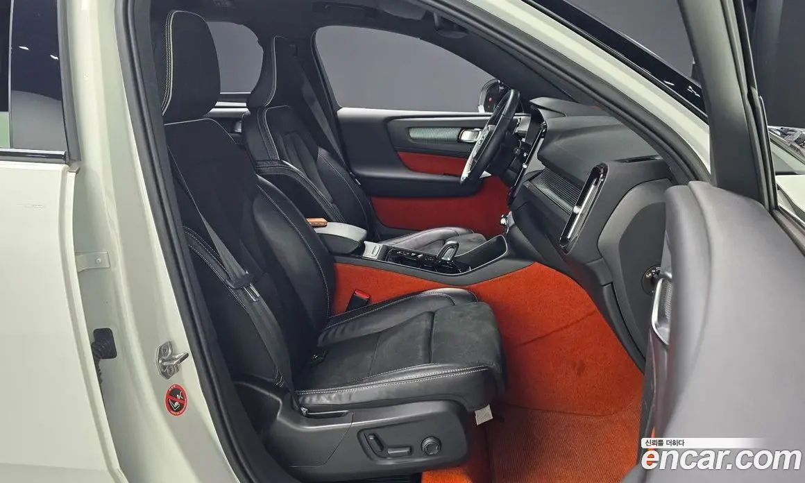 Volvo XC40 2021 2.0 автомат (гидро), фото 16