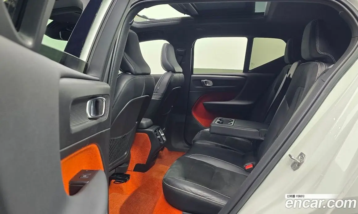 Volvo XC40 2021 2.0 автомат (гидро), фото 18