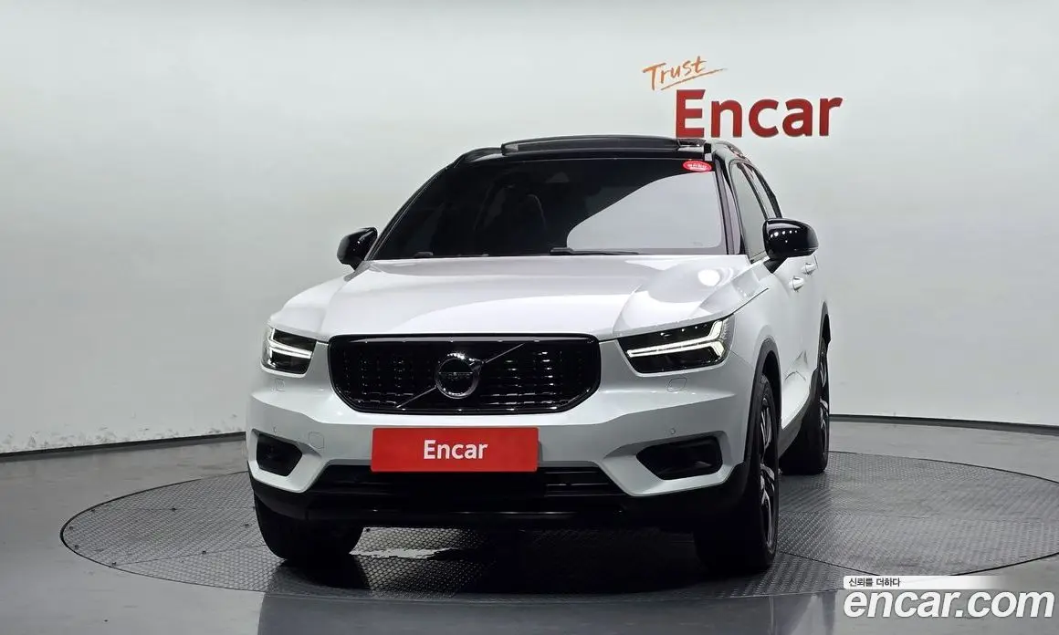 Volvo XC40 2021 2.0 автомат (гидро), фото 3