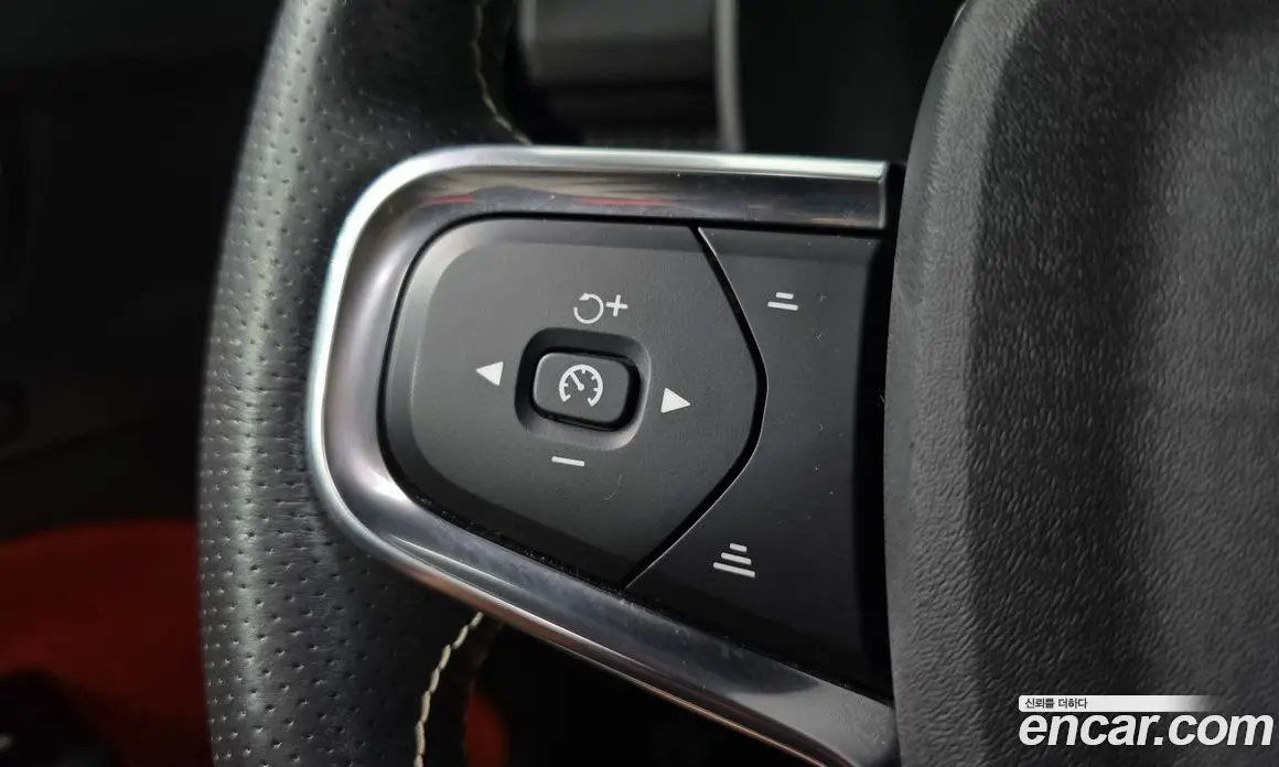 Volvo XC40 2021 2.0 автомат (гидро), фото 23