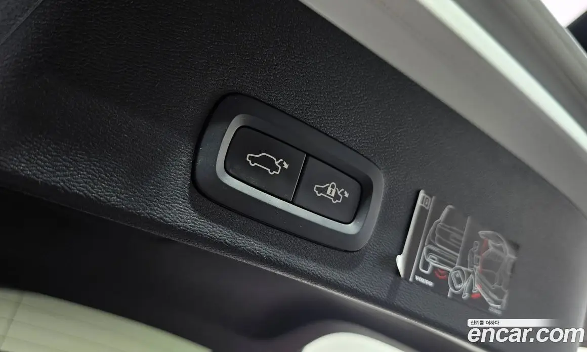 Volvo XC40 2021 2.0 автомат (гидро), фото 25