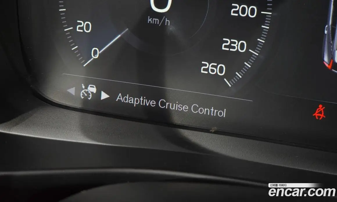Volvo XC40 2021 2.0 автомат (гидро), фото 30