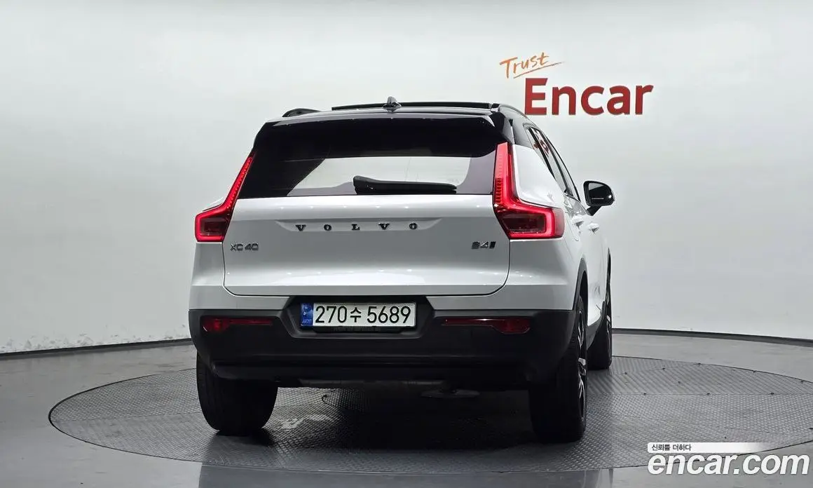 Volvo XC40 2021 2.0 автомат (гидро), фото 4