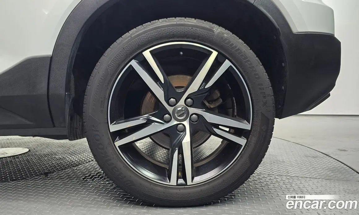 Volvo XC40 2021 2.0 автомат (гидро), фото 7