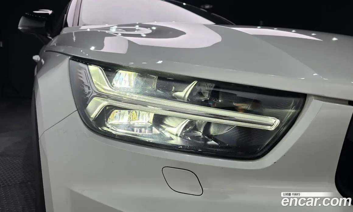 Volvo XC40 2021 2.0 автомат (гидро), фото 8