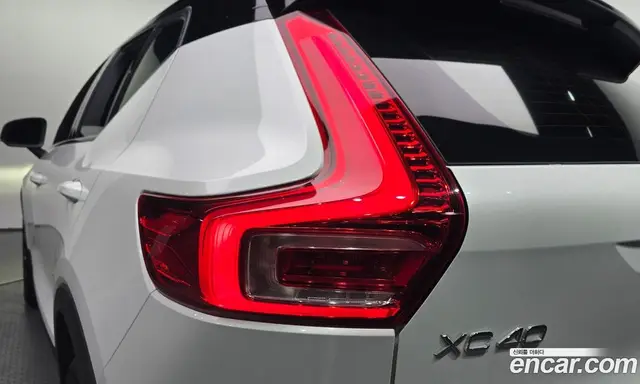 Volvo XC40 2021 2.0 автомат (гидро), миниатюра 9