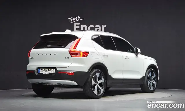 Volvo XC40 2024 2.0 автомат (гидро), миниатюра 2