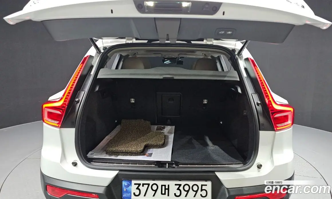 Volvo XC40 2024 2.0 автомат (гидро), фото 26