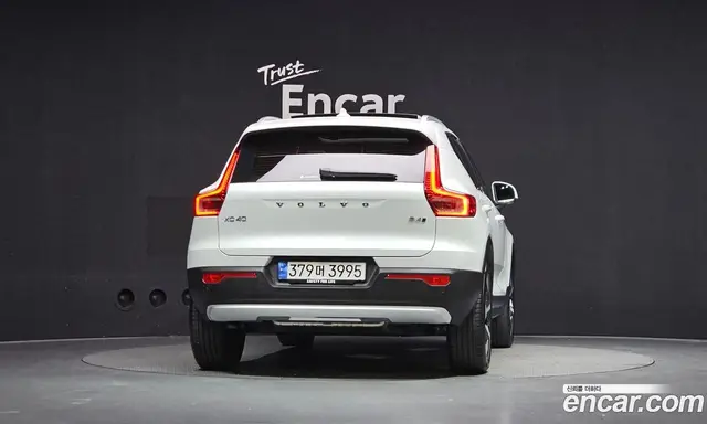 Volvo XC40 2024 2.0 автомат (гидро), миниатюра 4