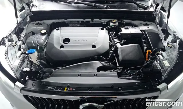 Volvo XC40 2024 2.0 автомат (гидро), миниатюра 6