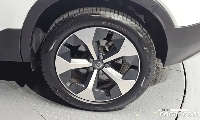 Volvo XC40 2024 2.0 автомат (гидро), миниатюра 7