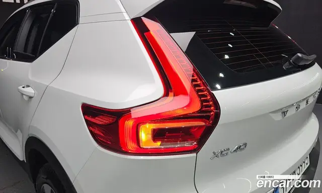 Volvo XC40 2024 2.0 автомат (гидро), миниатюра 9