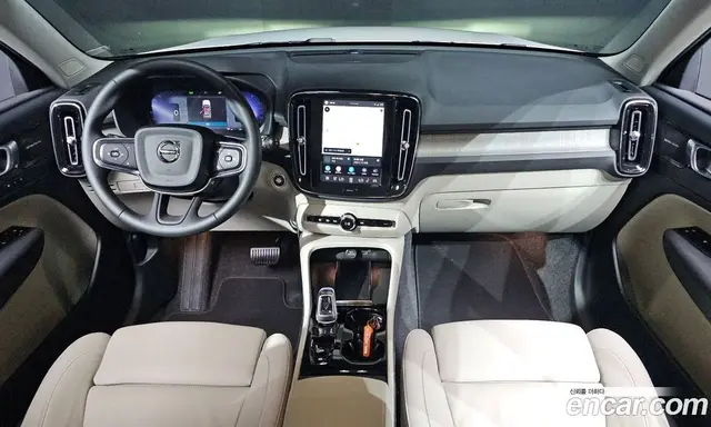 Volvo XC40 2024 2.0 автомат (гидро), миниатюра 10