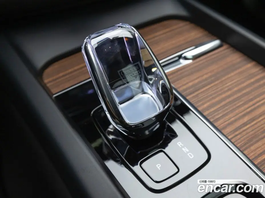Volvo XC60 2024 2.0 автомат (гидро), фото 14