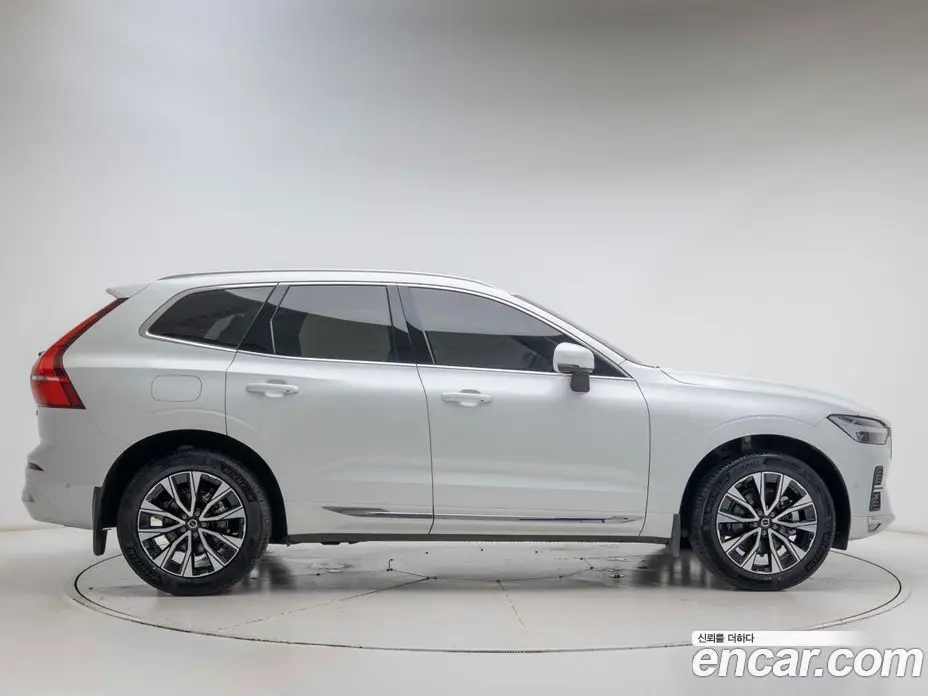 Volvo XC60 2024 2.0 автомат (гидро), фото 5