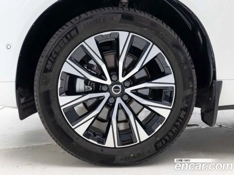 Volvo XC60 2024 2.0 автомат (гидро), фото 6
