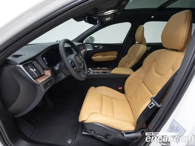 Volvo XC60 2024 2.0 автомат (гидро), миниатюра 10