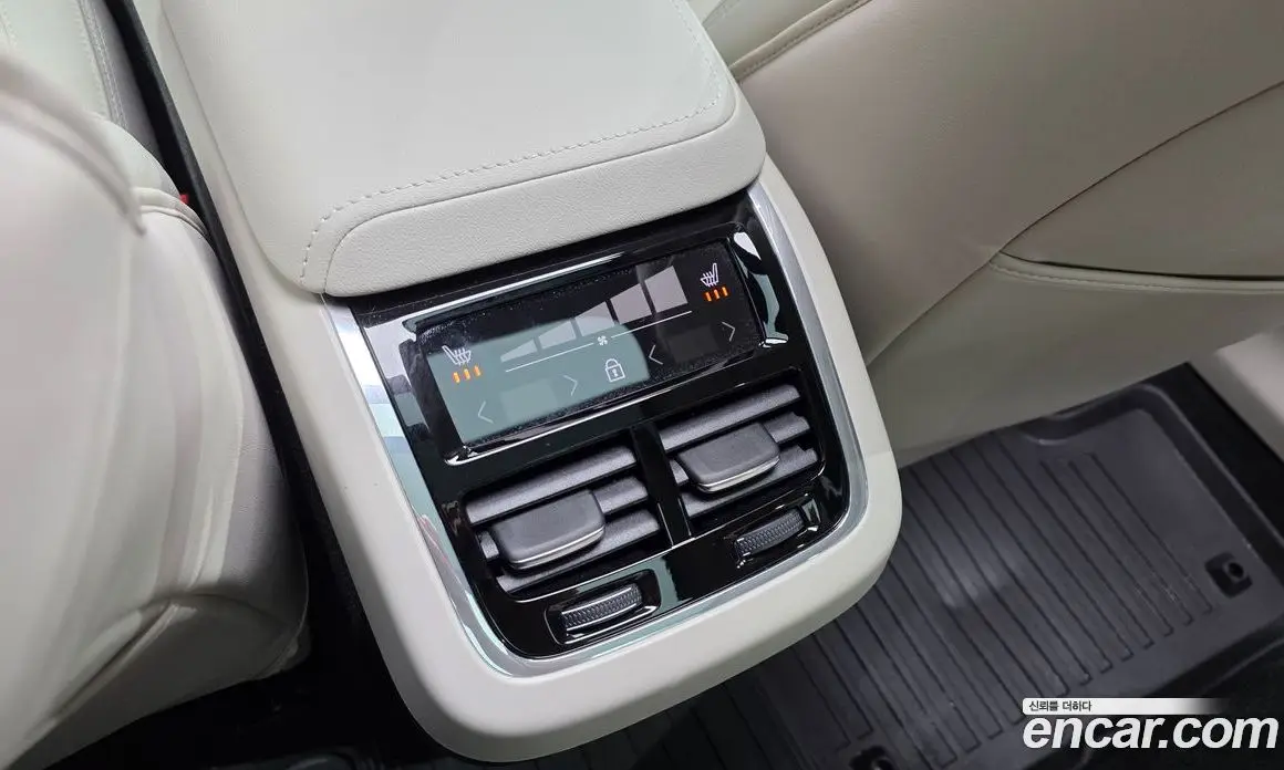Volvo XC60 2025 2.0 автомат (гидро), фото 29