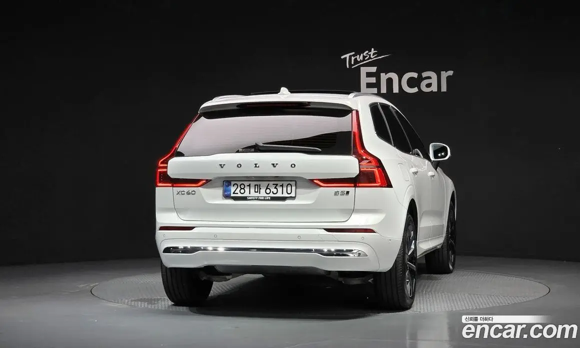 Volvo XC60 2025 2.0 автомат (гидро), фото 4