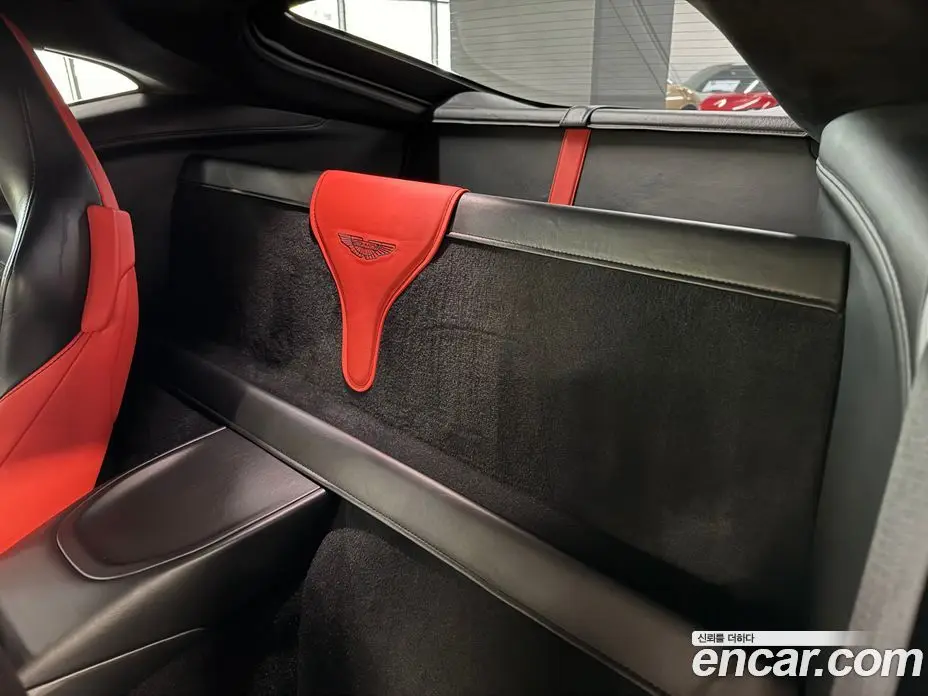 Aston Martin Vantage 2019 4.0 автомат (гидро), фото 13