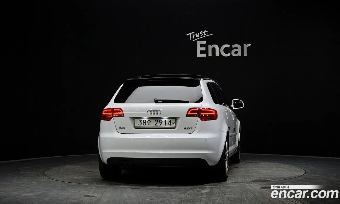 Audi A3 2010 2.0 автомат (гидро), фото 4
