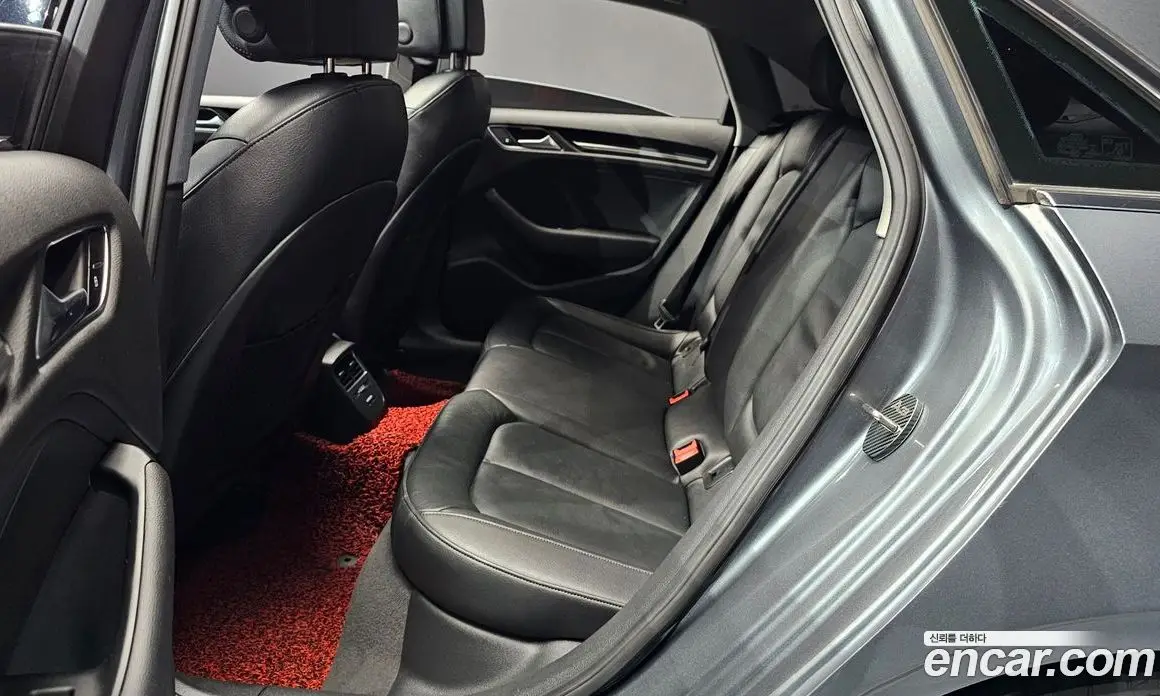 Audi A3 2018 2.0 автомат (гидро), фото 12