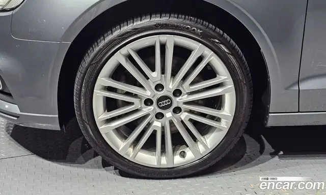 Audi A3 2018 2.0 автомат (гидро), миниатюра 5