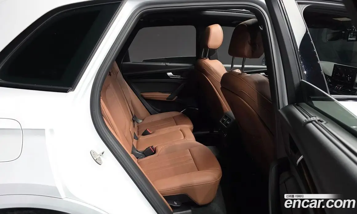 Audi Q5 2024 2.0 автомат (гидро), фото 18