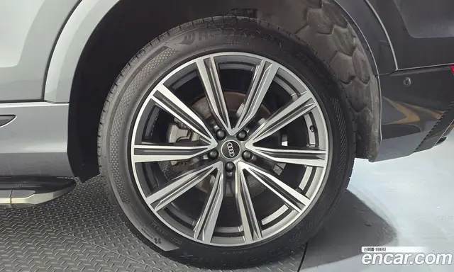 Audi Q8 2021 3.0 автомат (гидро), миниатюра 7