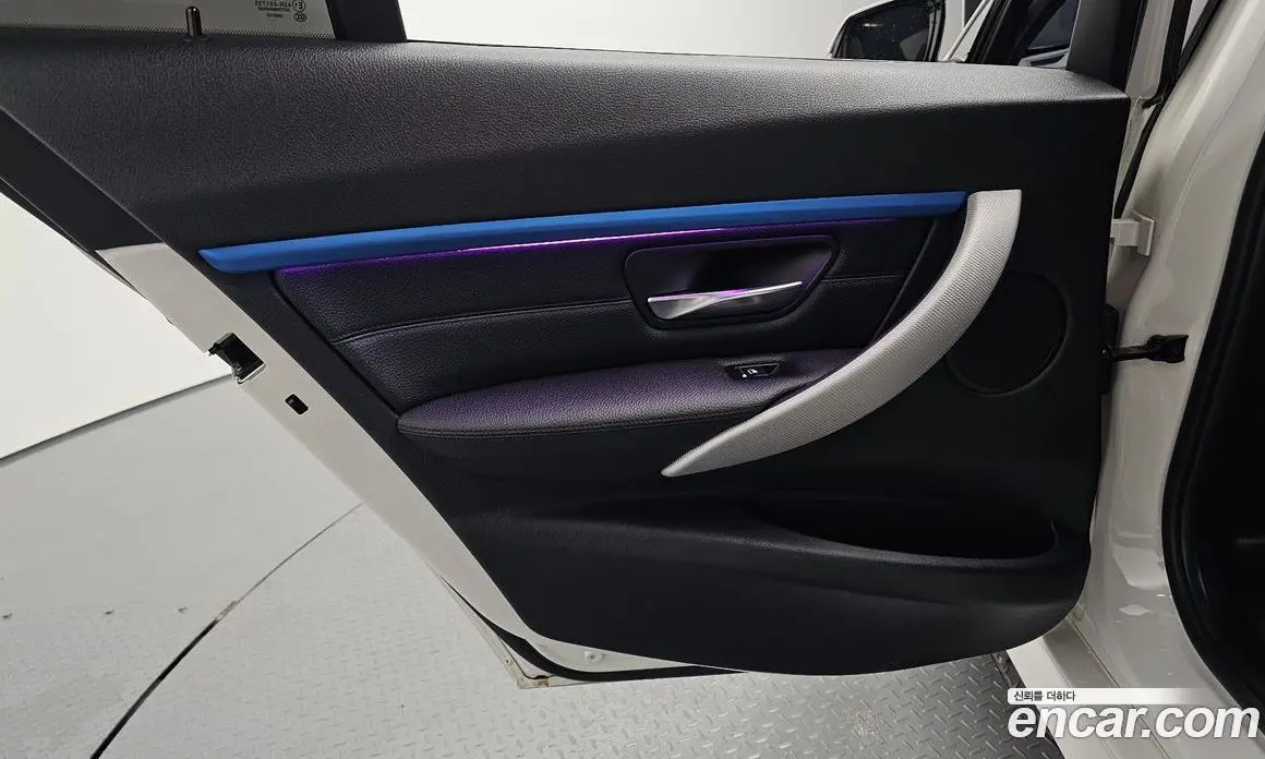 BMW 3 серия 2017 2.0 автомат (гидро), фото 15