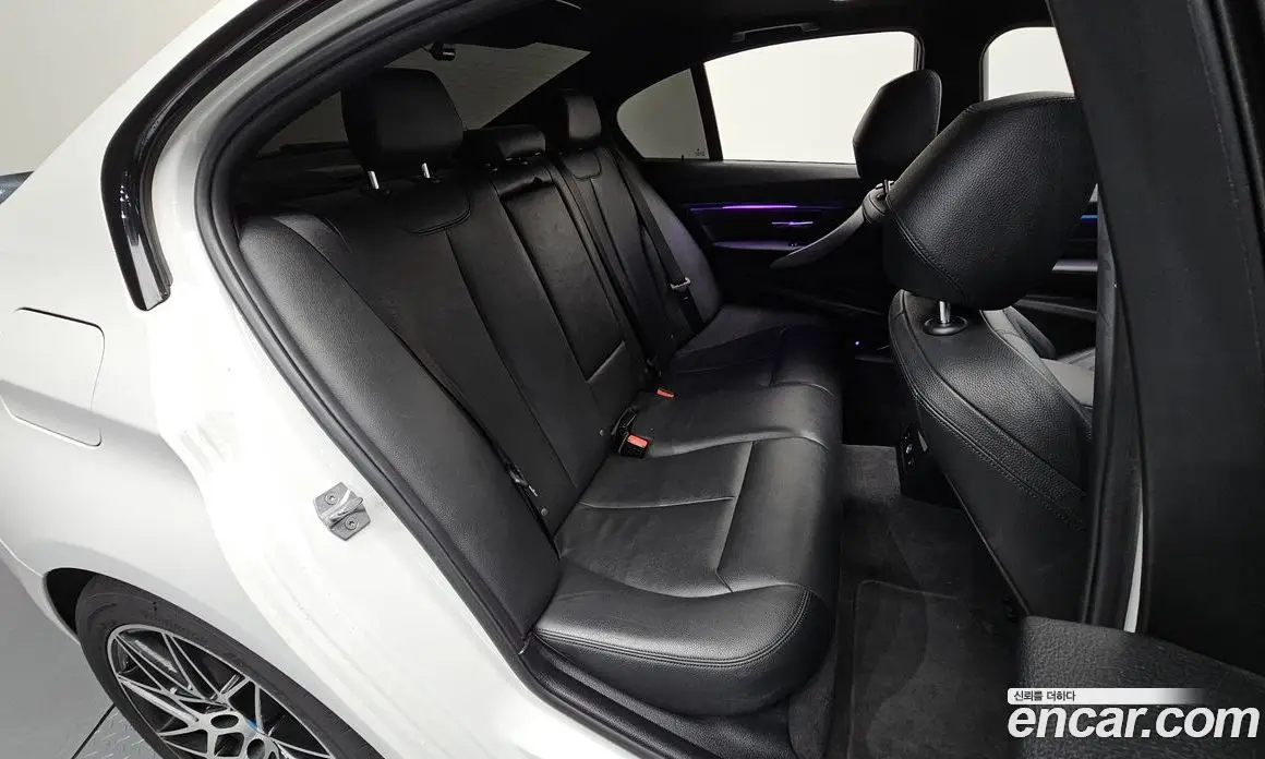 BMW 3 серия 2017 2.0 автомат (гидро), фото 17