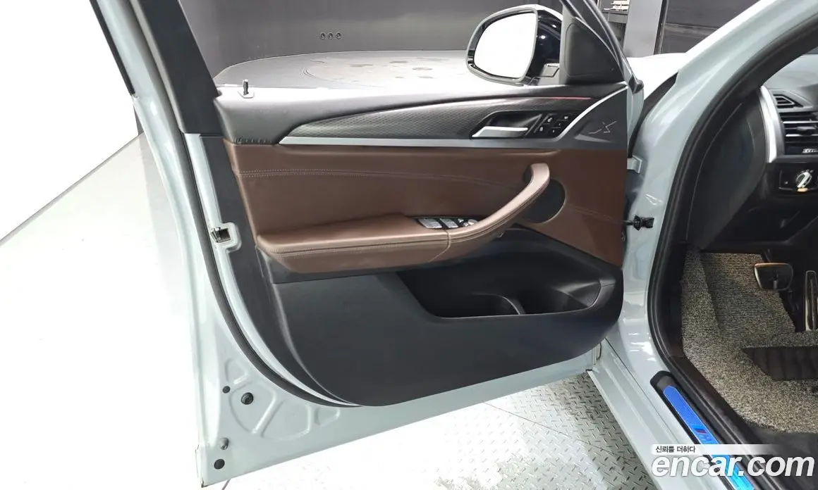BMW X4 2023 2.0 автомат (гидро), фото 14