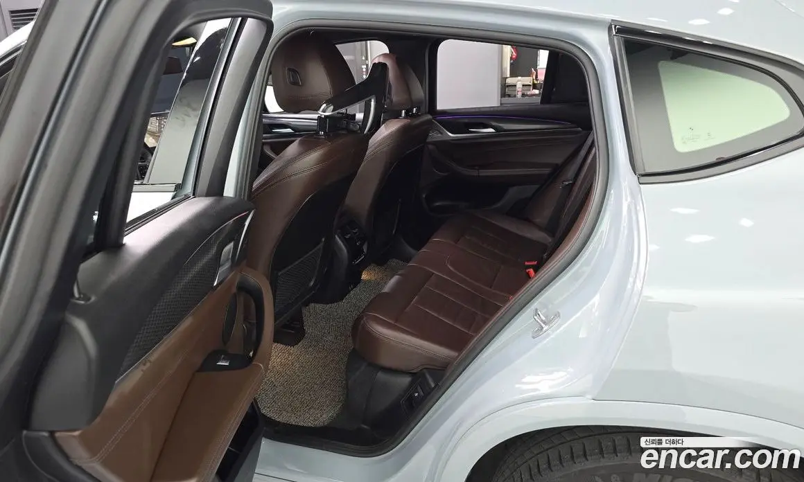 BMW X4 2023 2.0 автомат (гидро), фото 17