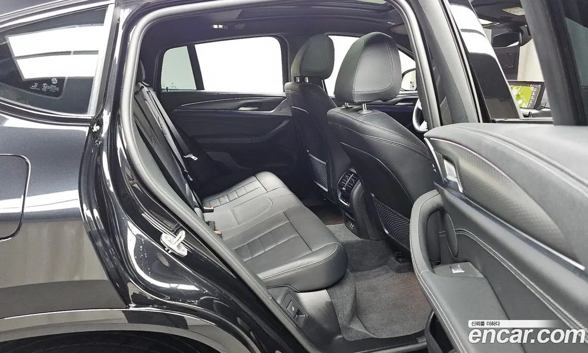 BMW X4 2024 2.0 автомат (гидро), фото 17