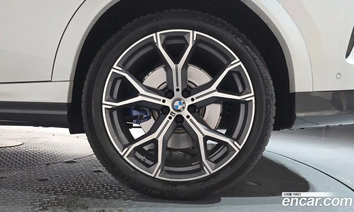 BMW X6 2021 3.0 автомат (гидро), фото 7