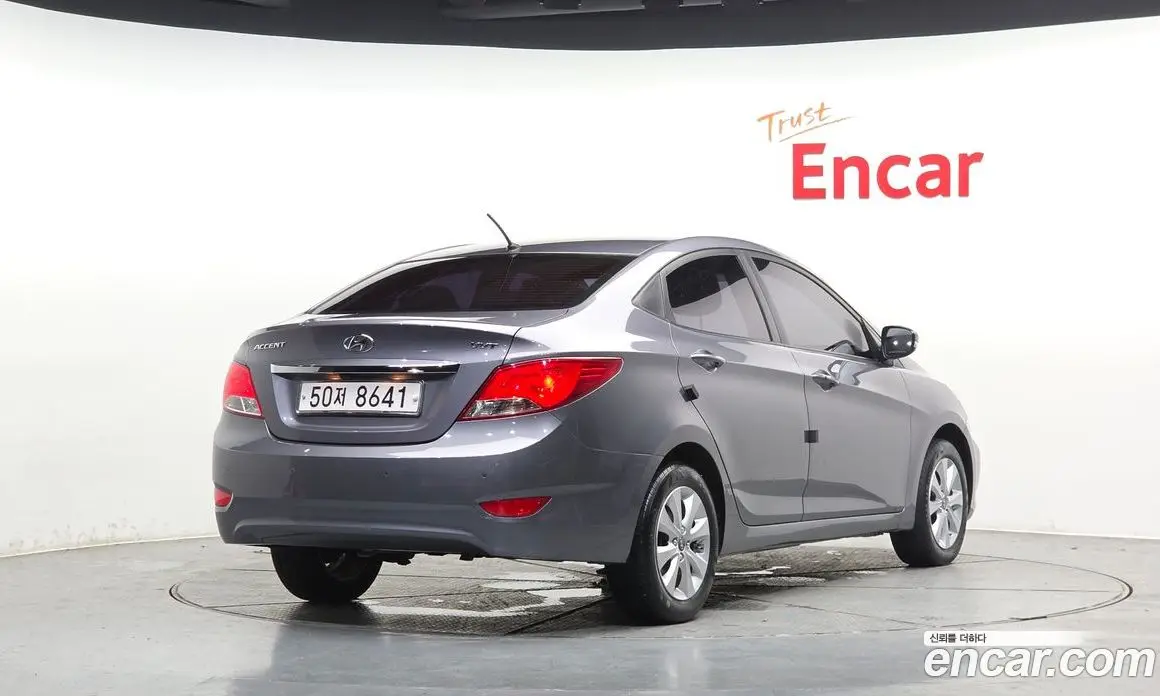 Hyundai Accent 2015 1.4 автомат (гидро), фото 2