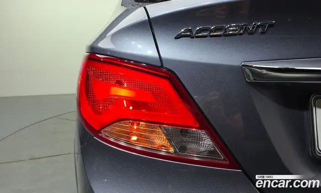 Hyundai Accent 2015 1.4 автомат (гидро), миниатюра 9