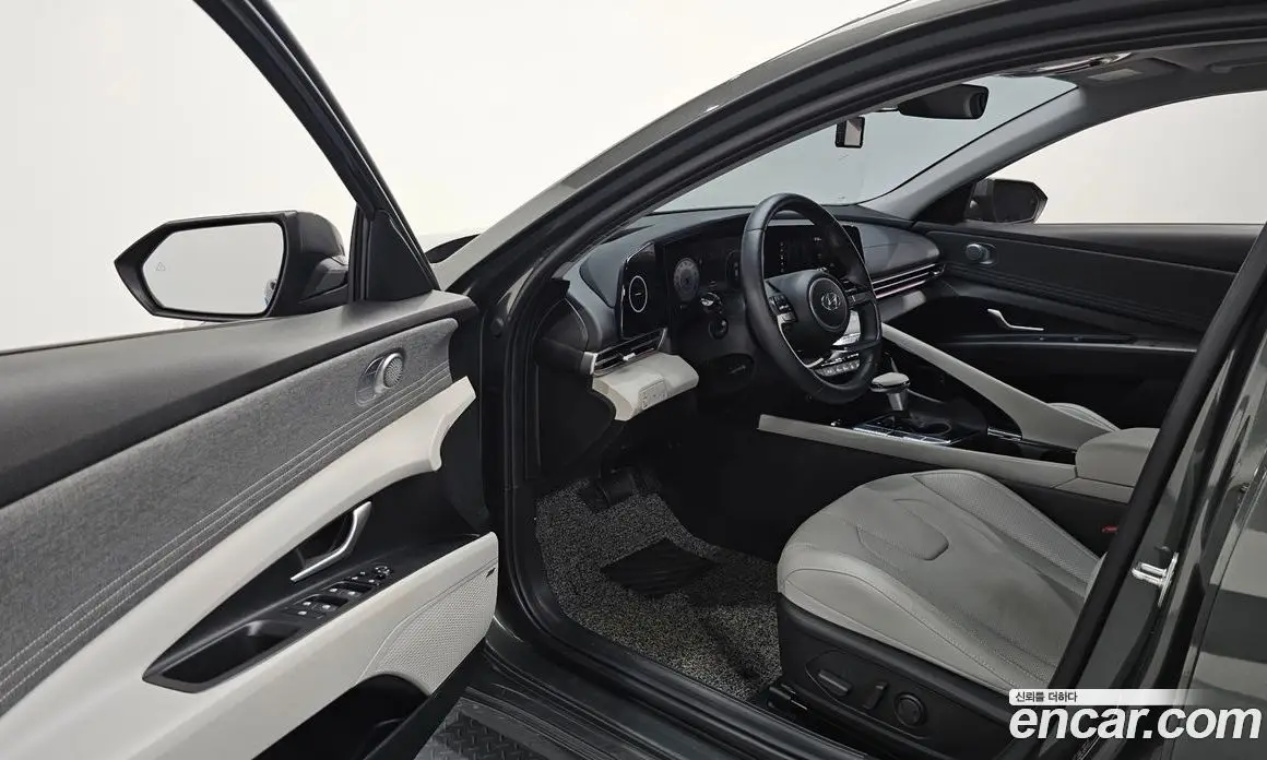 Hyundai Avante 2022 1.6 автомат (гидро), фото 13