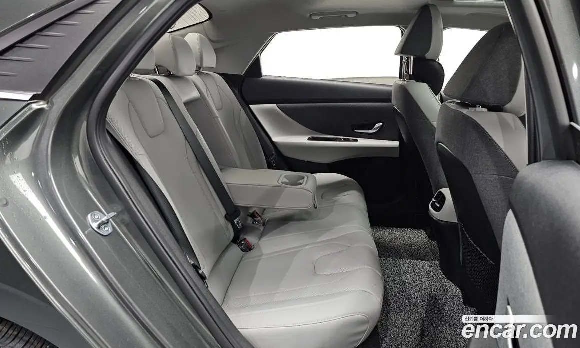 Hyundai Avante 2022 1.6 автомат (гидро), фото 18