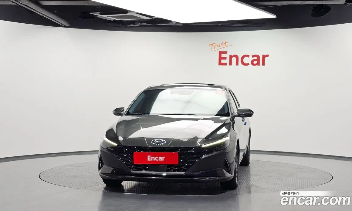 Hyundai Avante 2022 1.6 автомат (гидро), фото 3