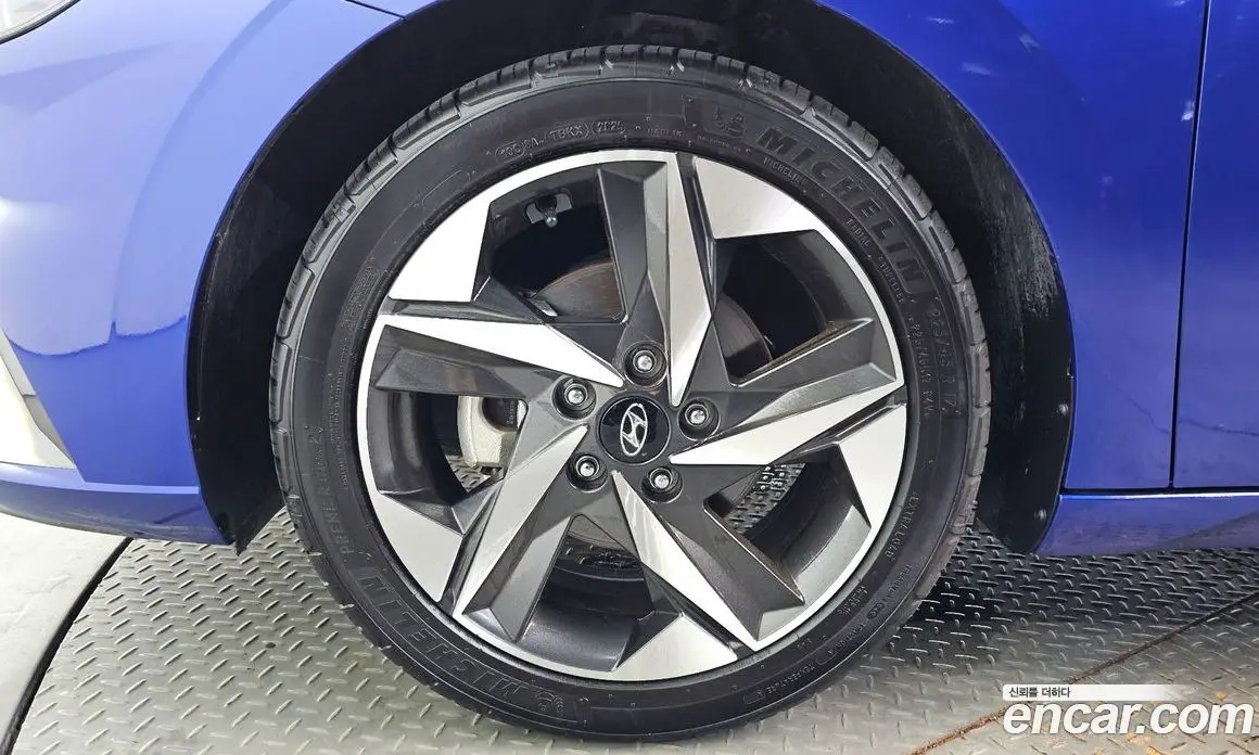 Hyundai Avante 2023 1.6 автомат (гидро), фото 5