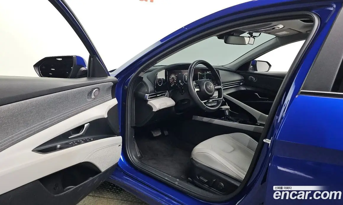 Hyundai Avante 2023 1.6 автомат (гидро), фото 10