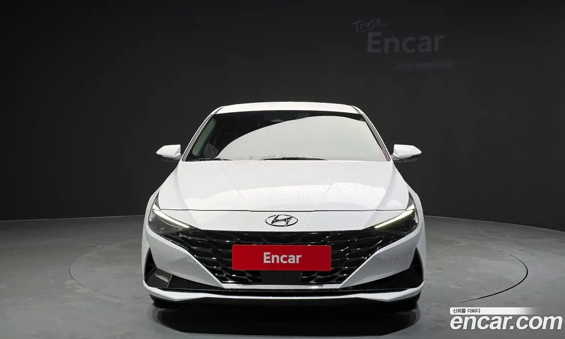 Hyundai Avante 2023 1.6 автомат (гидро), фото 3