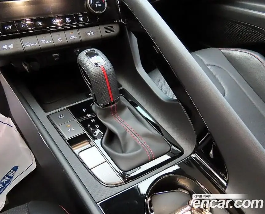 Hyundai Avante 2024 1.6 автомат (гидро), фото 8
