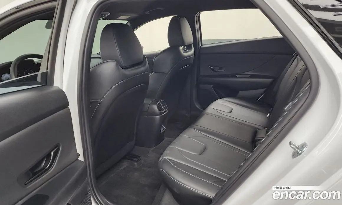 Hyundai Avante 2024 2.0 автомат (гидро), фото 16