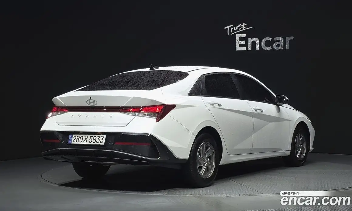 Hyundai Avante 2025 1.6 автомат (гидро), фото 2