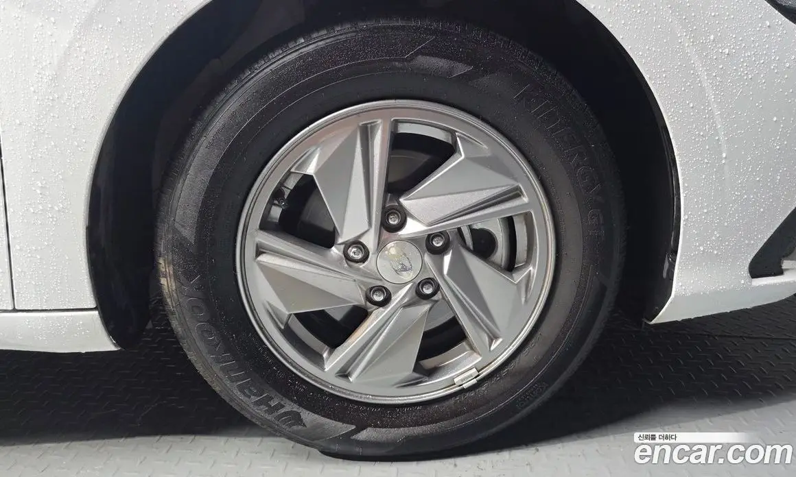 Hyundai Avante 2025 1.6 автомат (гидро), фото 7