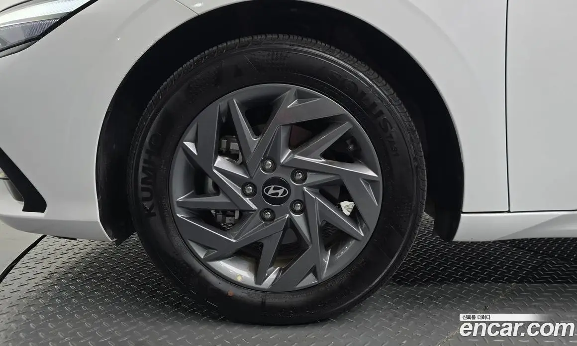 Hyundai Avante 2025 1.6 автомат (гидро), фото 5