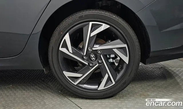 Hyundai Avante 2026 1.6 автомат (гидро), миниатюра 7